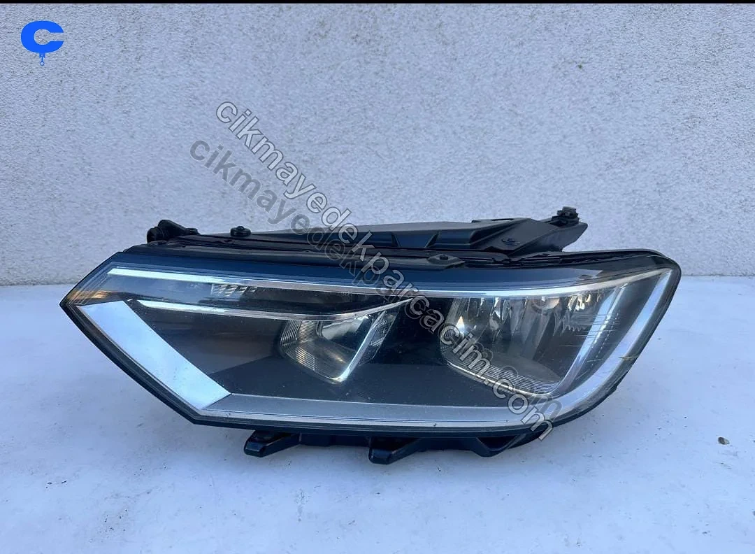 Volkswagen Passat orijinal çıkma far, İzmir Bornova