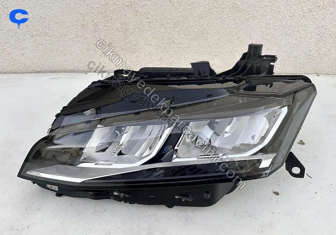 Peugeot 308 orijinal çıkma far, İzmir Bornova